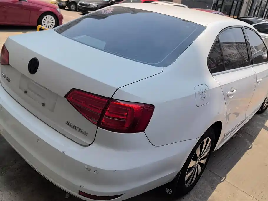 Volkswagen Sagitar 2018 1.6L Automatic Comfort фото 3