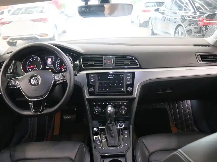 Volkswagen Lamando 2017 280TSI DSG Luxury Edition фото 5