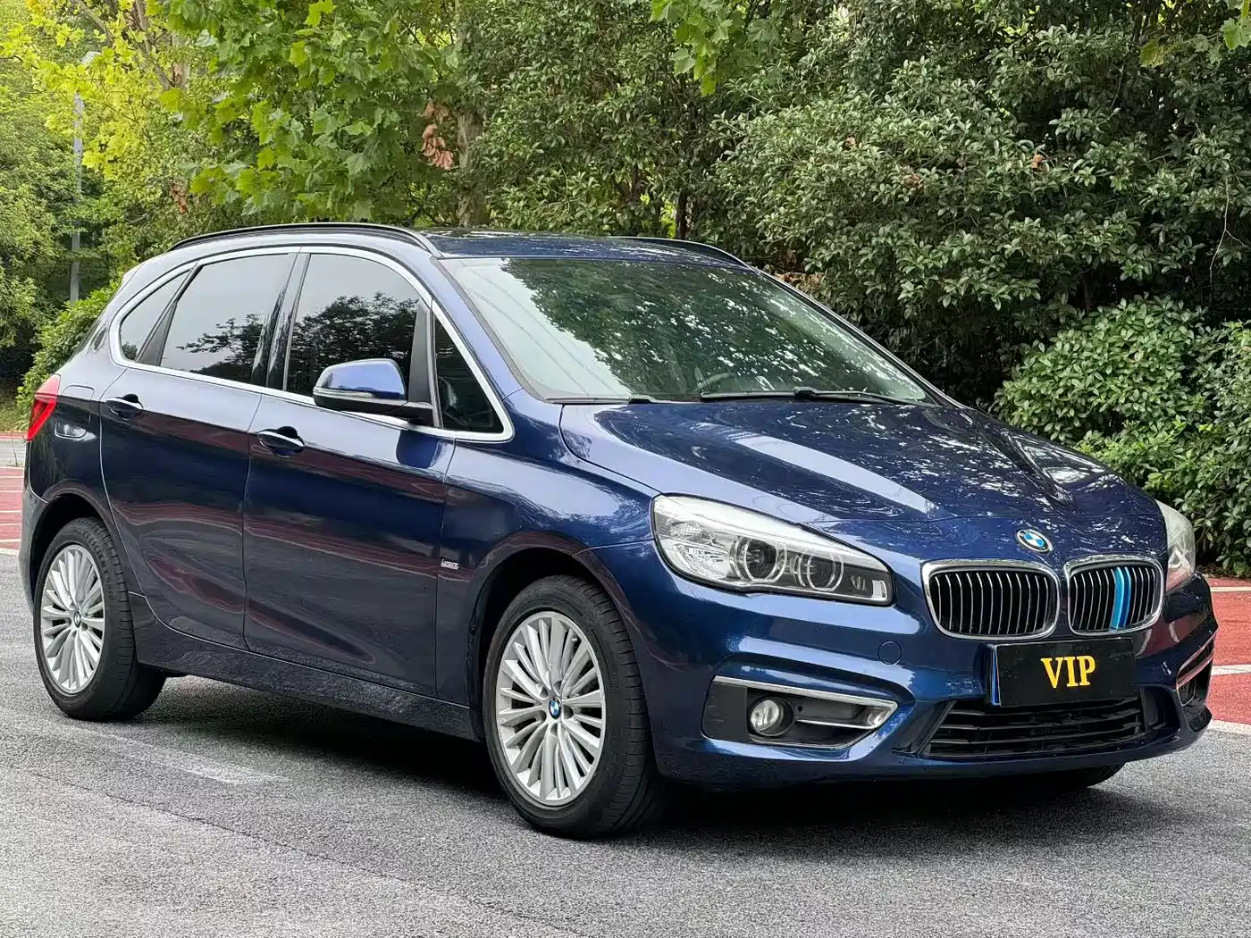 BMW 2 Series Touring 2016 218i Sport Design Package фото 3