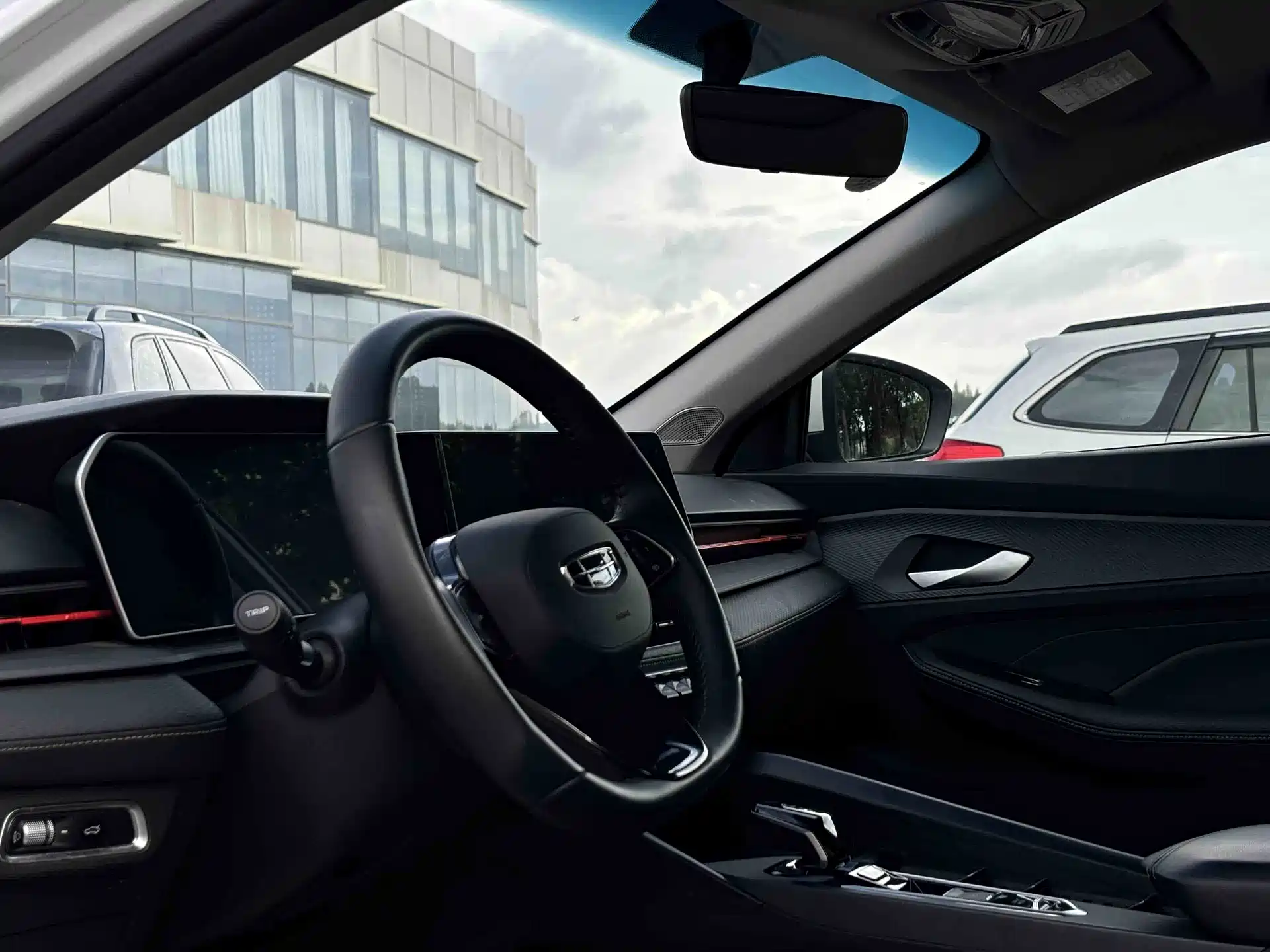 Фото 9 - Geely Binrui