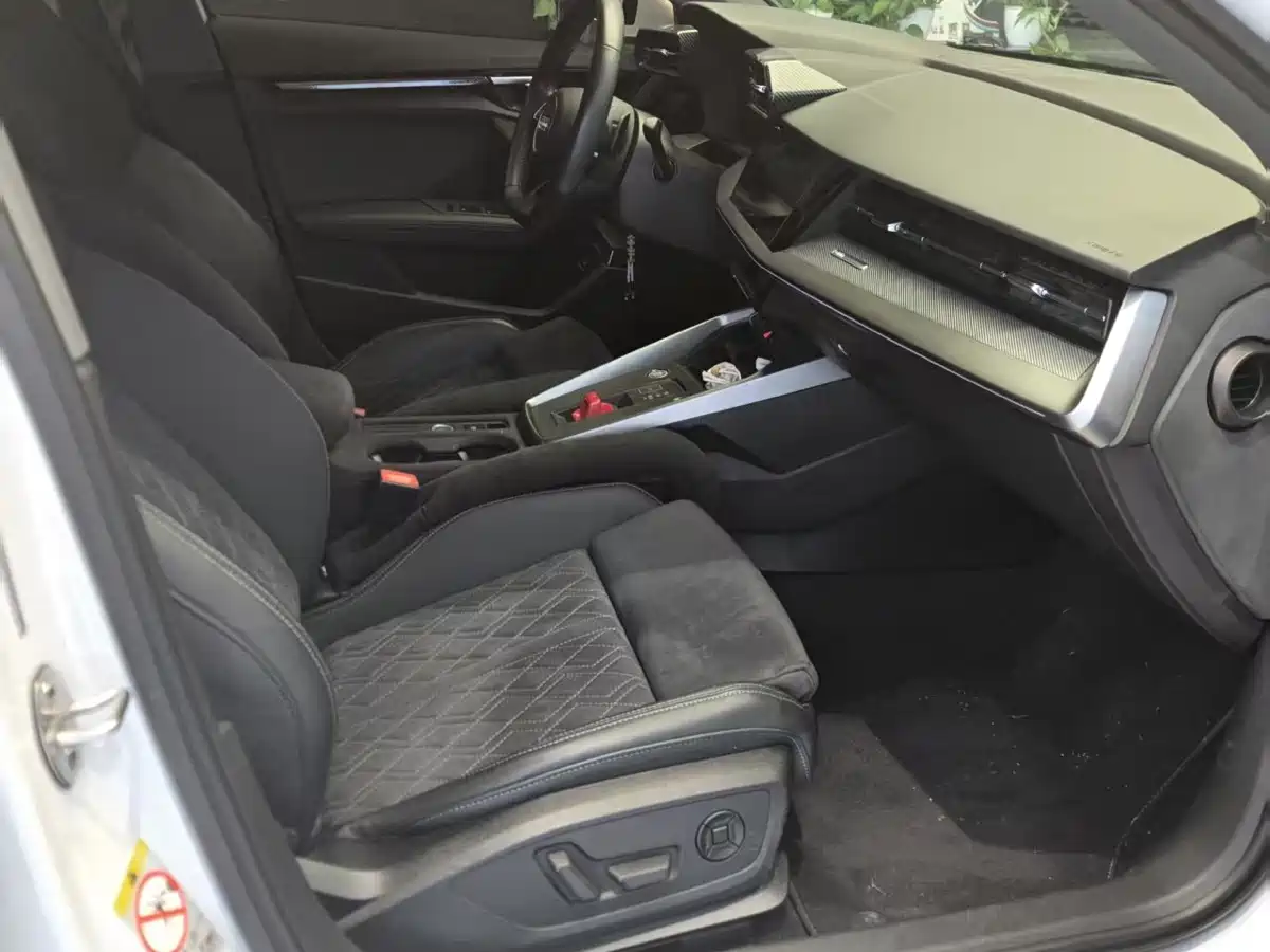 Audi A3 2022 Sportback 35 TFSI Luxury Sport фото 4