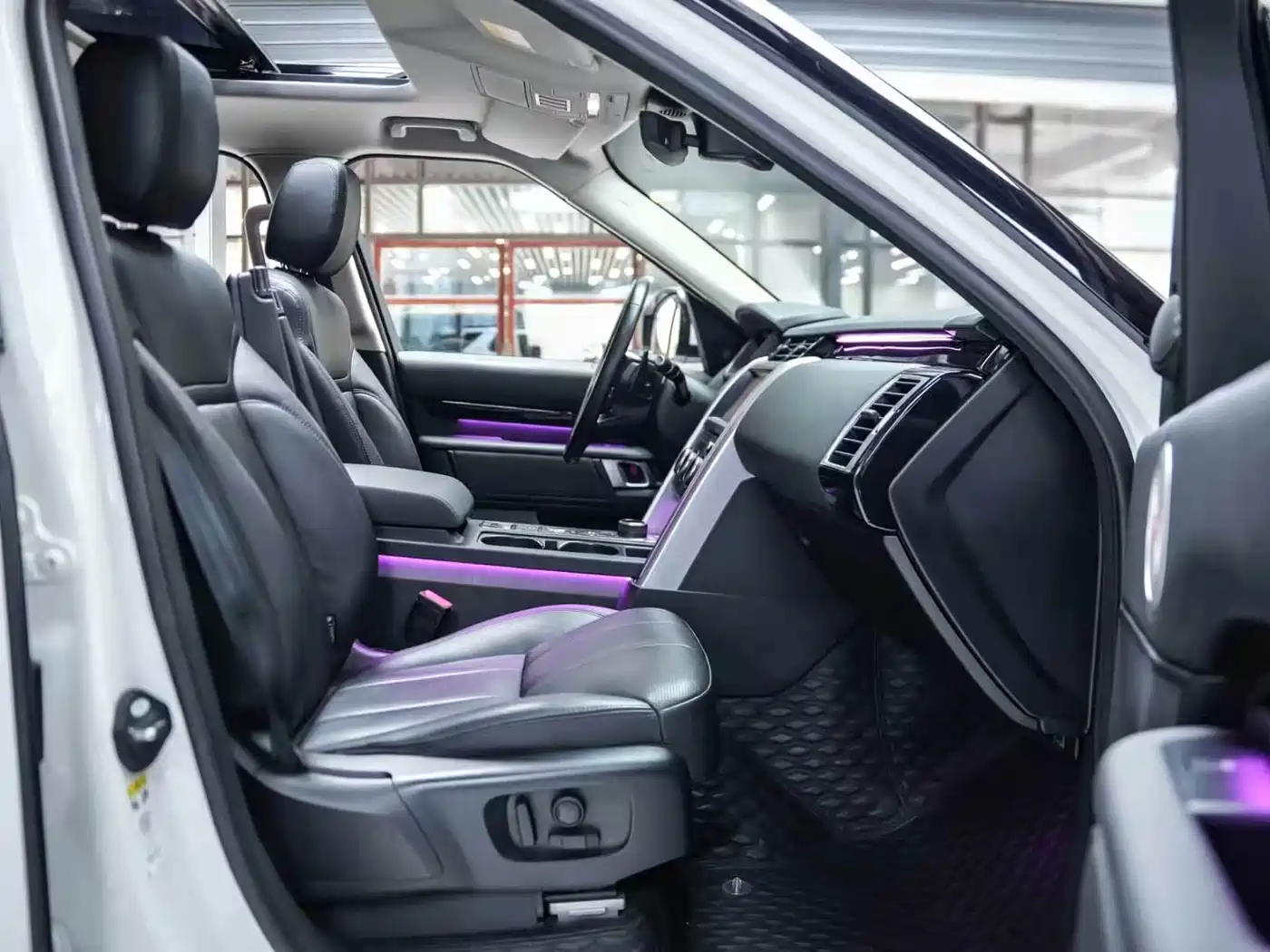 Land Rover Discovery 2020 3.0 SC V6 SE фото 4