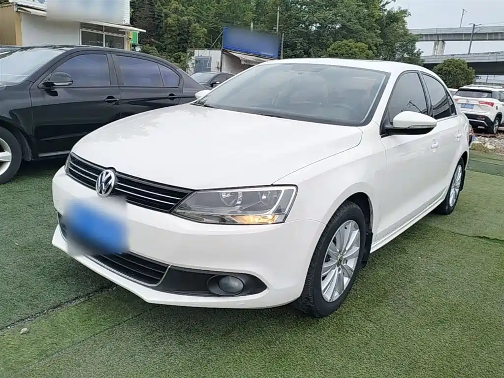 Volkswagen Sagitar 2014 1.6L Automatic Comfort фото 2