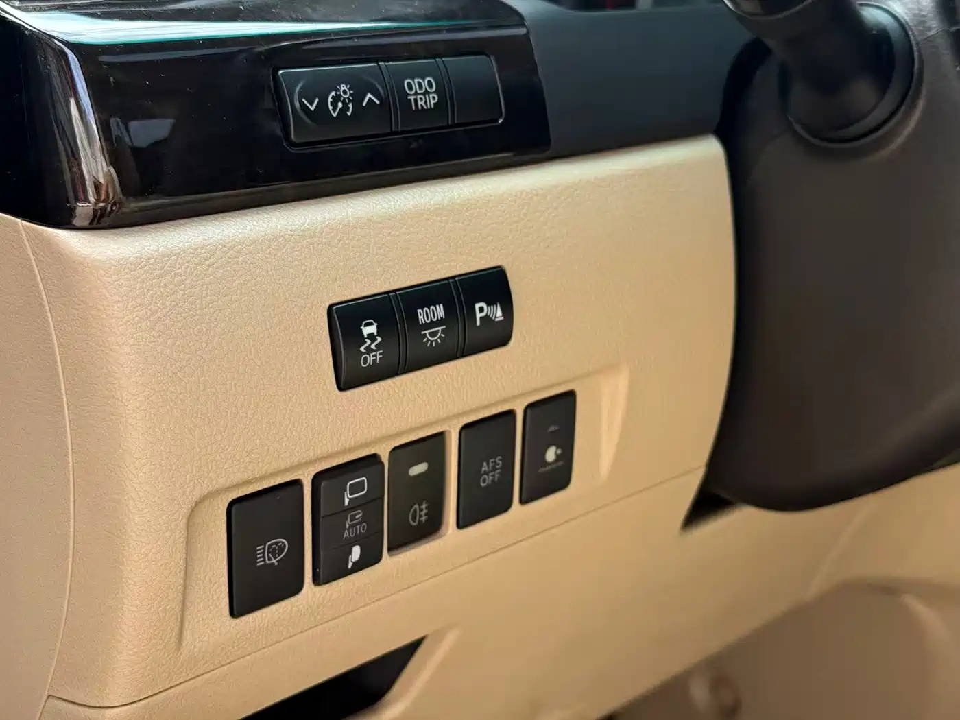 Toyota Alphard 2012 2.4L Luxury Edition фото 17