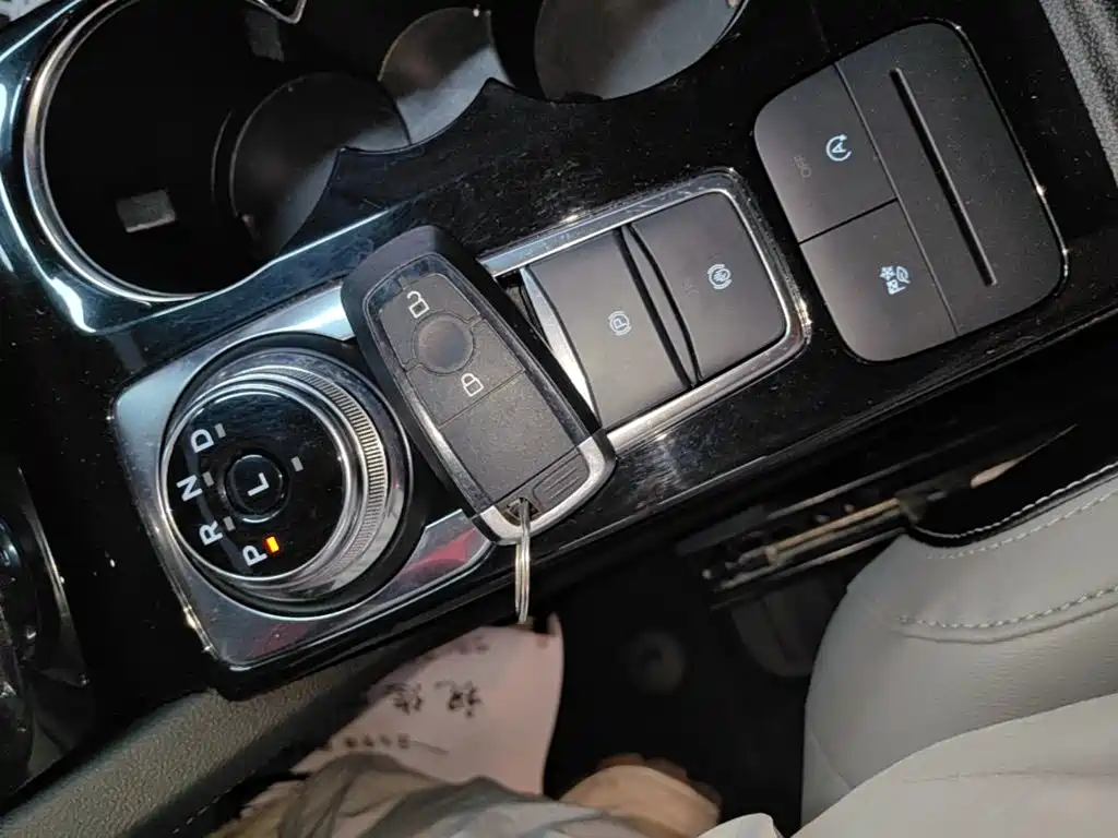 Ford Escape 2023 2020 EcoBoost 245 2WD Premium Edition