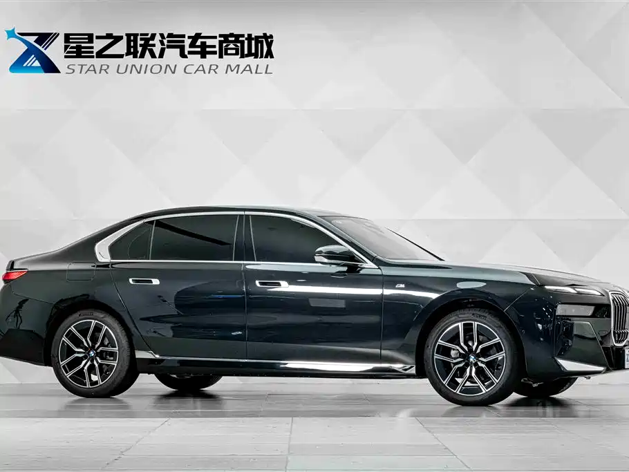 BMW 7 Series 2023 Model 735Li M Sport Package фото 2