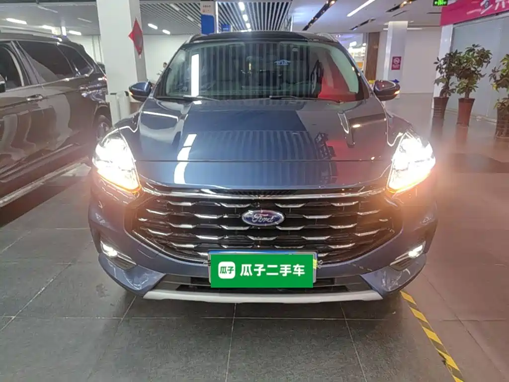 Ford Escape 2023 2020 EcoBoost 245 2WD Premium Edition