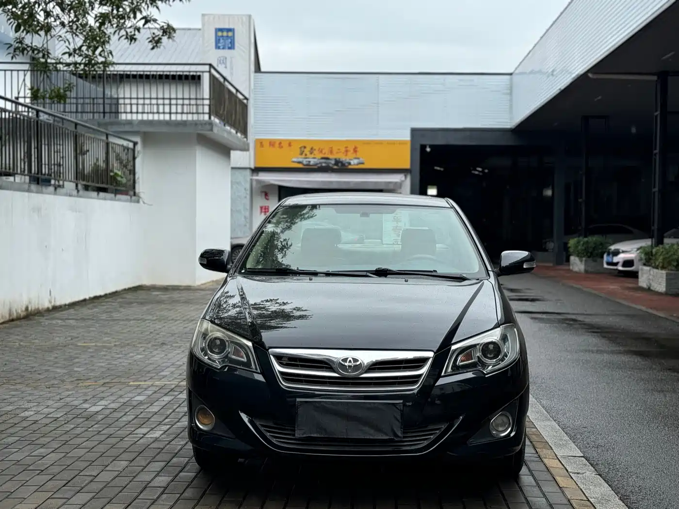 Toyota Corolla 2013 1.6L Automatic Luxury фото 2