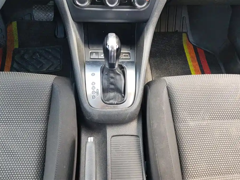 Volkswagen Golf 2010 1.4TSI Auto Comfort фото 16