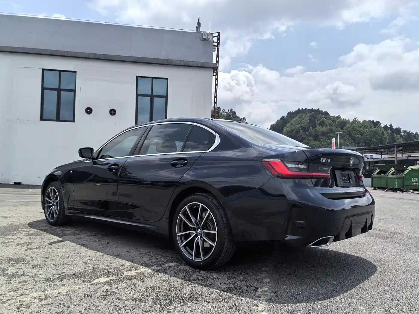 BMW 3 Series 2026 325Li M Sport Package фото 11
