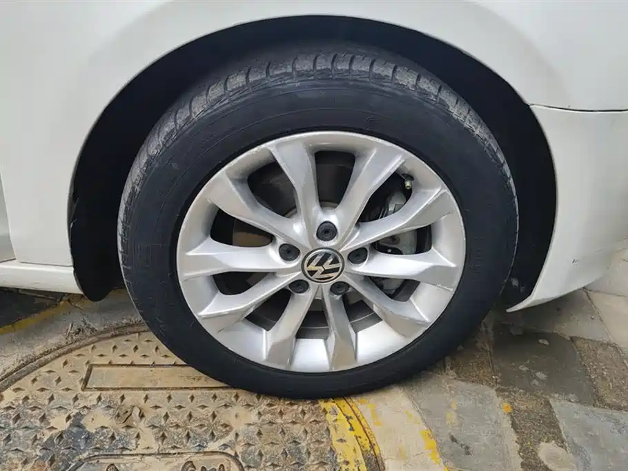 Volkswagen Golf 2010 1.4TSI Auto Comfort фото 6