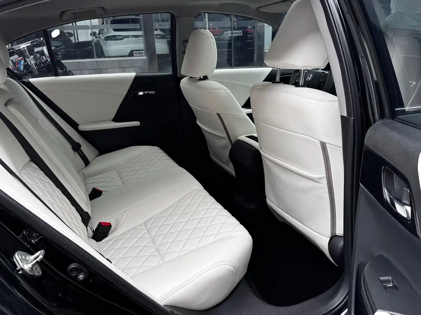 Honda Accord 2016 2.0L Comfort Edition фото 9