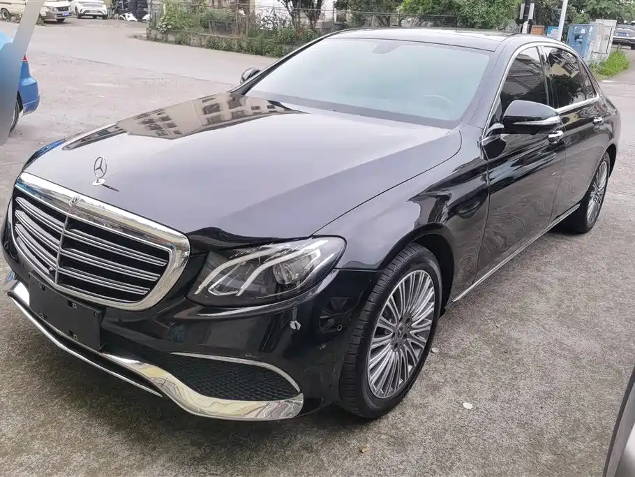 Mercedes-Benz E-Class 2020 E 300 L Fashion
