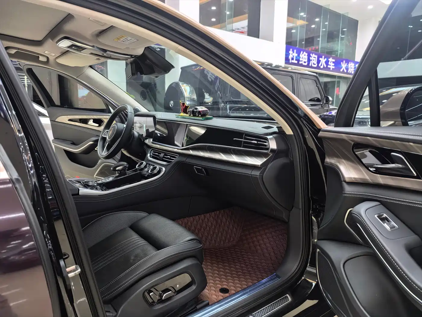 Hongqi H9 2022 2.0T Smart Connect Flag Enjoy Edition фото 6