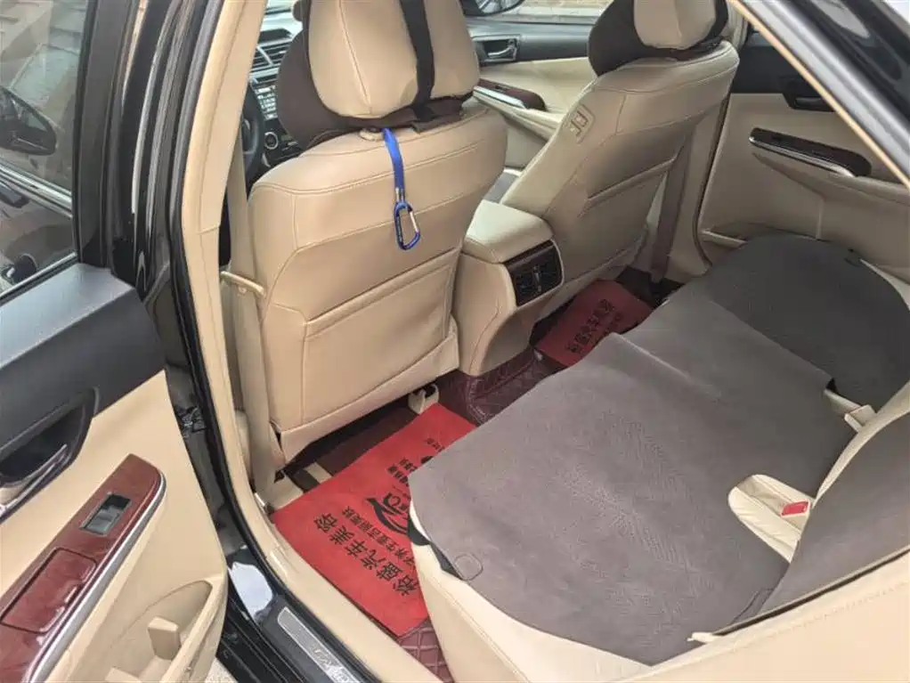 Toyota Camry 2012 2.5G Luxury Navigation Edition фото 9