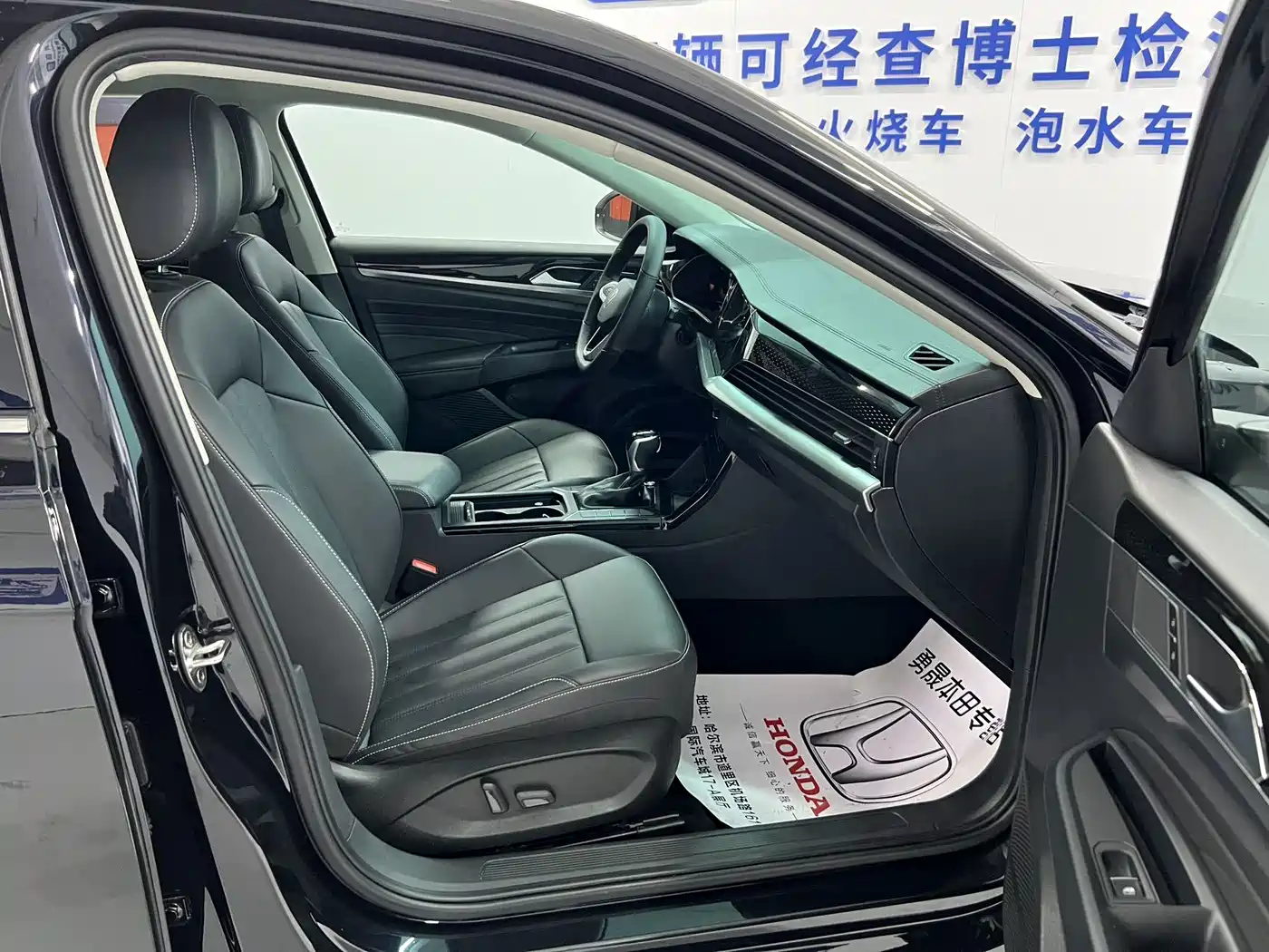 Volkswagen Passat 2022 280TSI Elite Edition фото 9