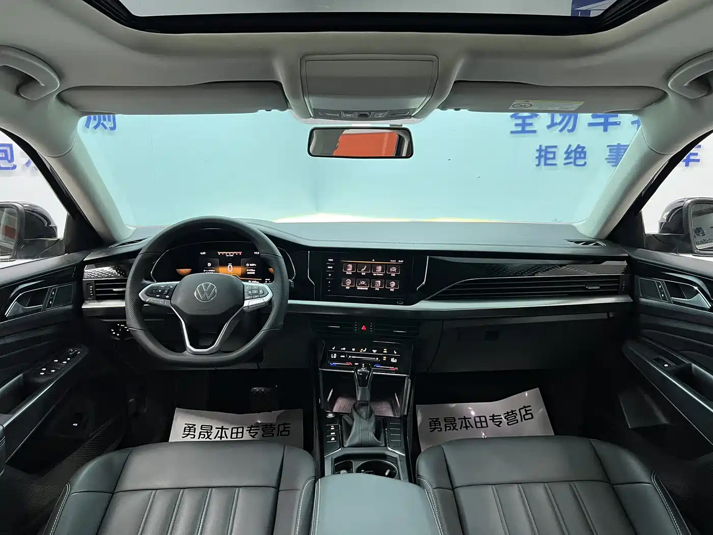 Volkswagen Passat 2022 280TSI Elite Edition фото 11