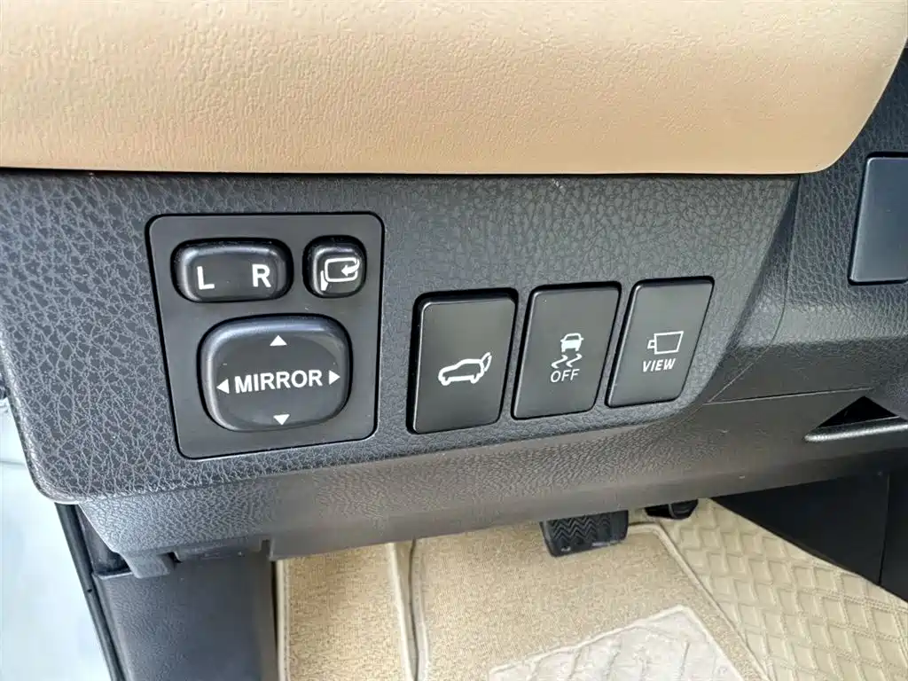 Toyota RAV4 Rongfang 2019 2.0L CVT 2WD Trend X Limited Edition China V фото 15