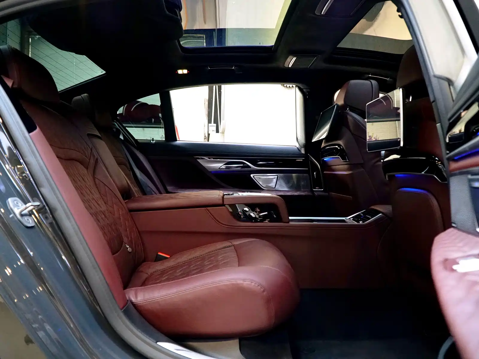 صورة 31 - BMW 7 Series