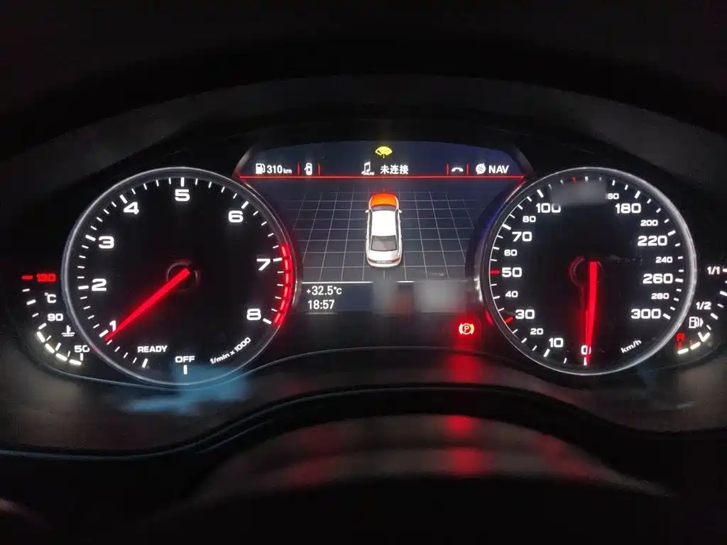 Audi A6L 2018 30th Anniversary 35 TFSI Fashion фото 4
