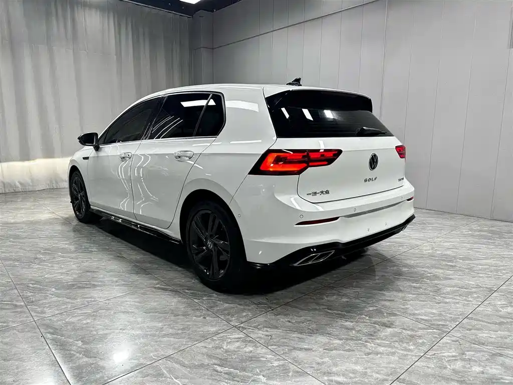 Volkswagen Golf 2023 280TSI DSG R-Line Lite фото 4