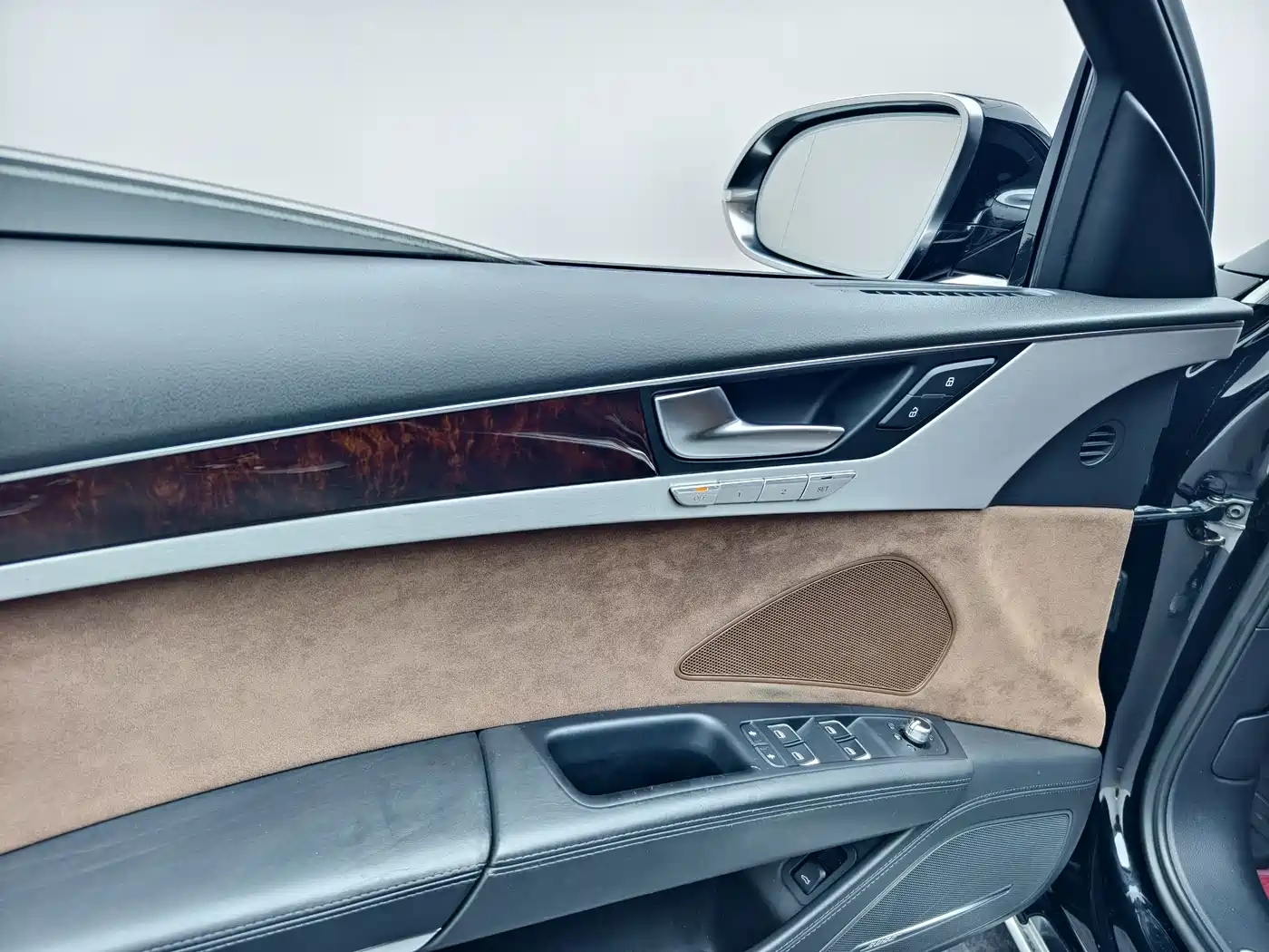 Audi A8 2013 A8L 6.3 FSI W12 quattro Flagship фото 11
