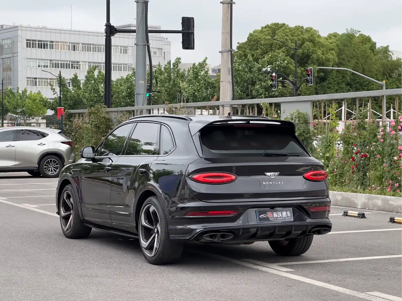 Photo 6 - Bentley Bentayga