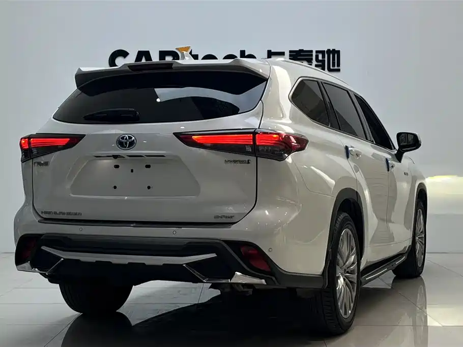 Toyota Highlander 2022 Model Dual Engine 2.5L 4WD Premium Edition 7-Seater фото 3