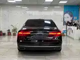Photo 8 - Audi A8