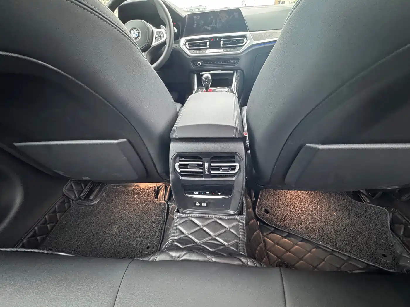 BMW 3 Series 2020 330i M Sport Blackout Package фото 14