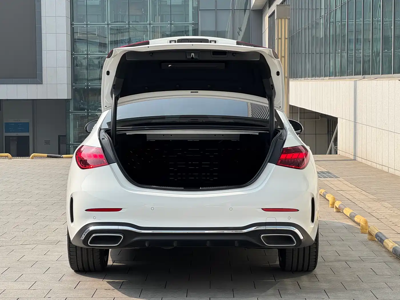 Mercedes-Benz C-Class 2024 C 200 L Sport Edition фото 10