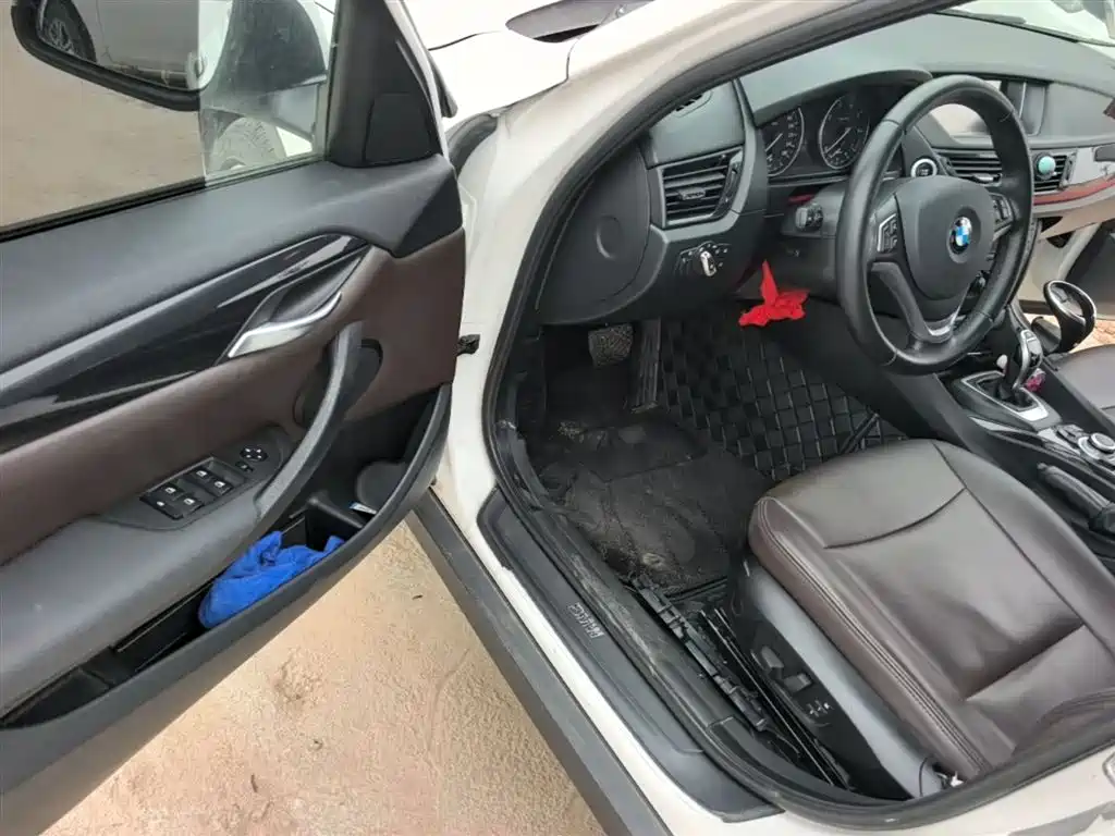 BMW X1 2015 Model sDrive18i Fashion Advanced Edition фото 16