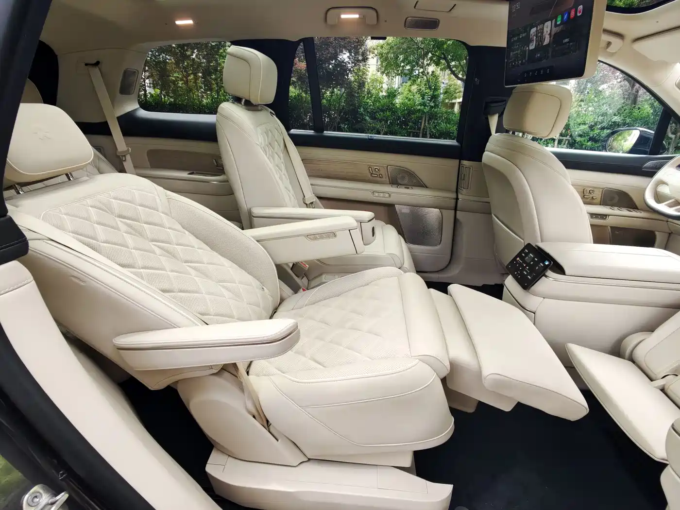 NIO ES8 2025 Model 6-Seat Executive Luxury Edition фото 9