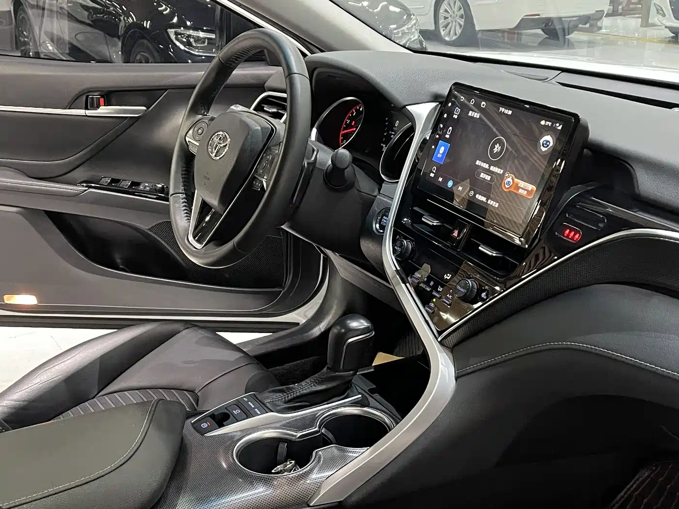Toyota Camry 2022 2.0S Knight Edition фото 9