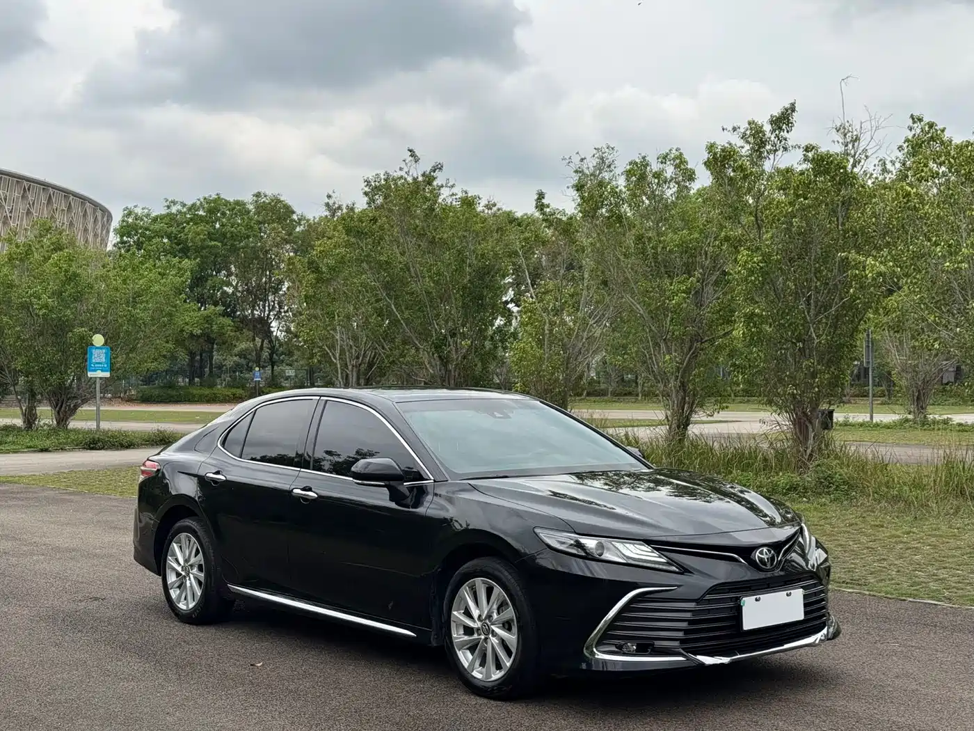 Toyota Camry 2023 2.0G Luxury Edition фото 3