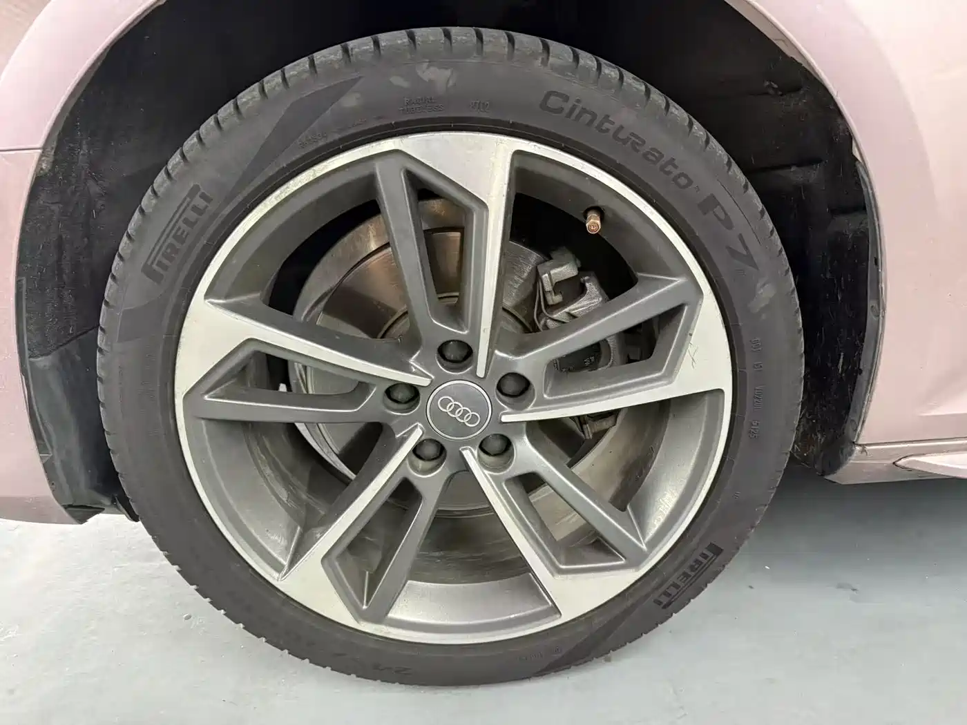 Фото 10 - Audi A4L