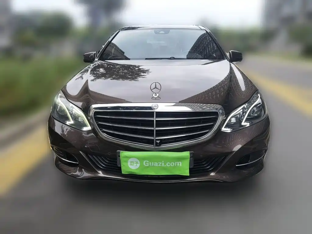 Photo 24 - Mercedes-Benz E-Class