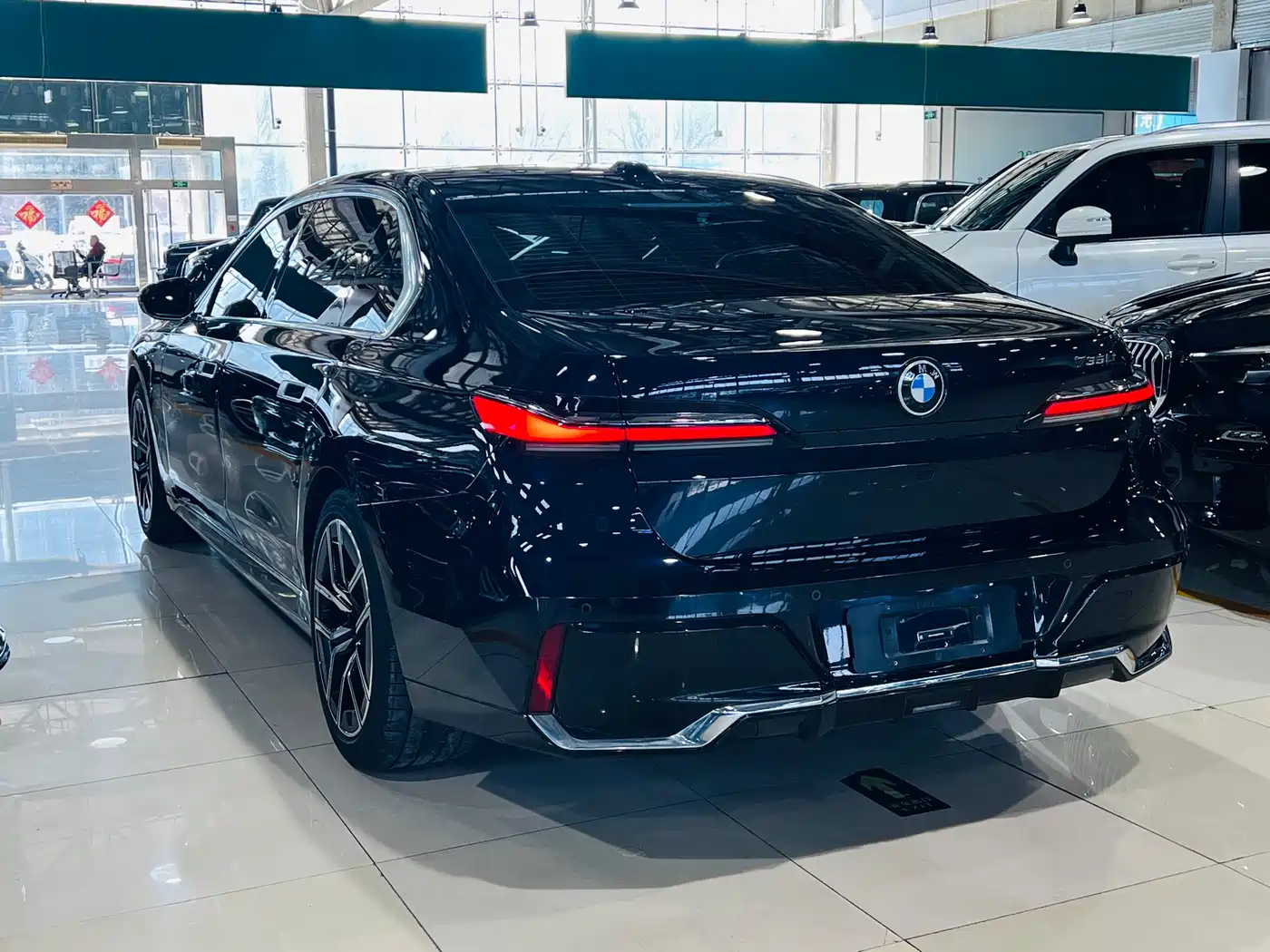 BMW 7 Series 2023 Model 735Li M Sport Package фото 10