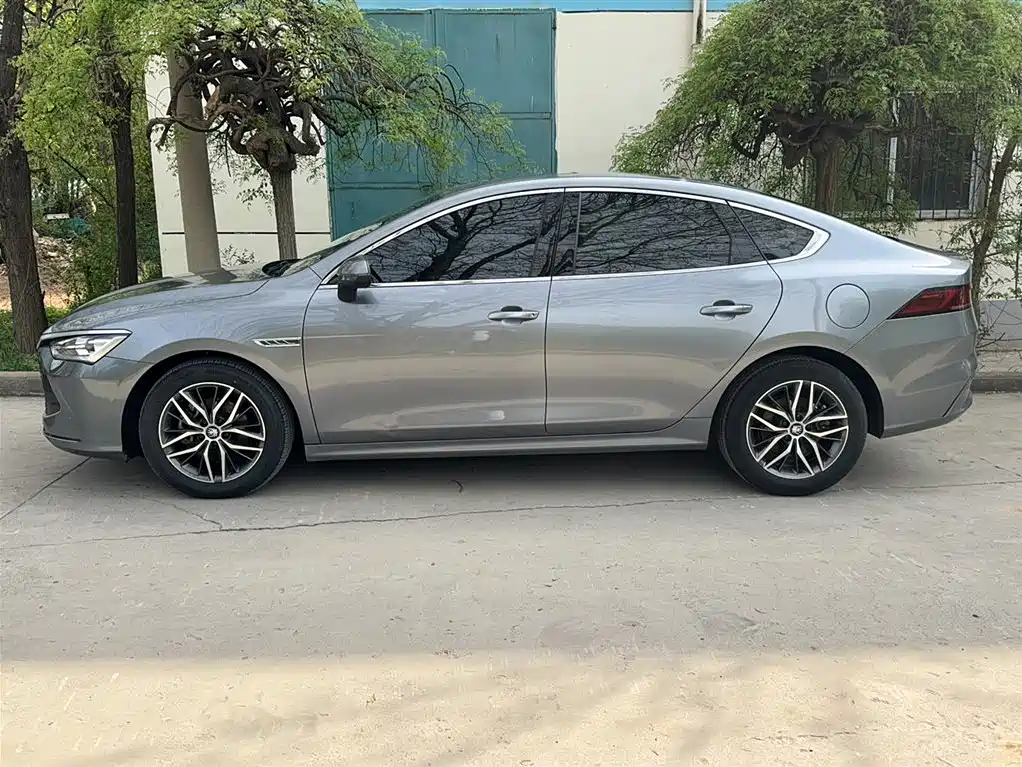 BYD Qin PLUS 2021 DM-i 55KM Flagship фото 23