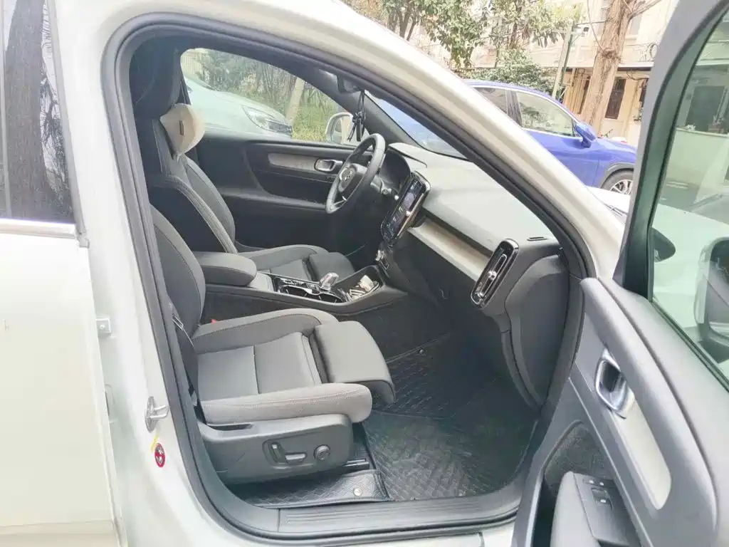 Volvo XC40 2024 2024 B3 Smart Elite Luxury Edition