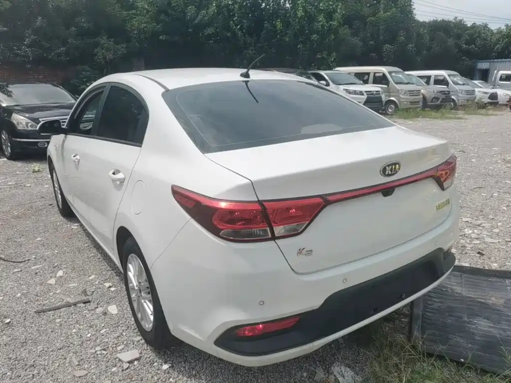 Kia K2 2017 2017 Sedan 1.4L AT GLS