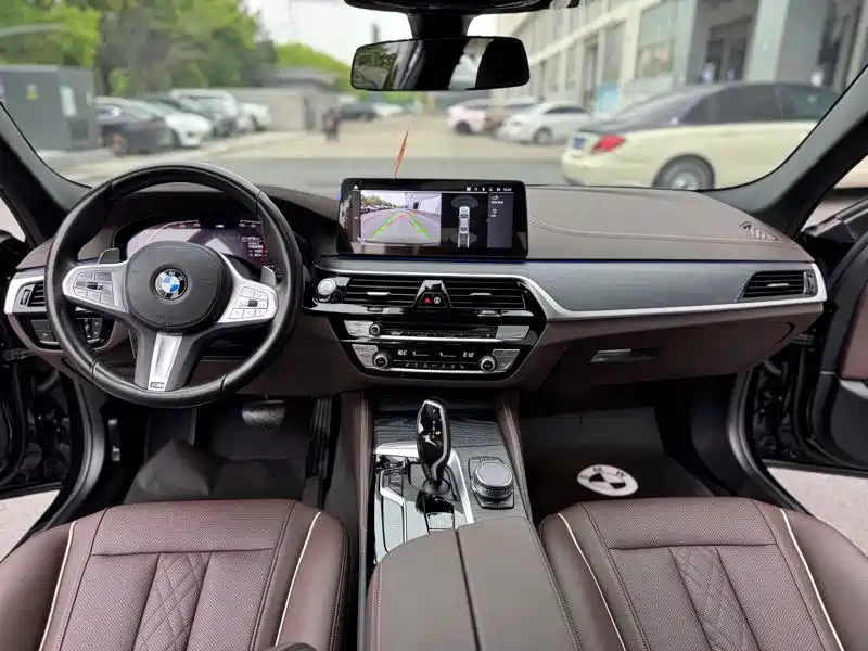 BMW 5 Series 2023 530Li Leading M Sport Package фото 5
