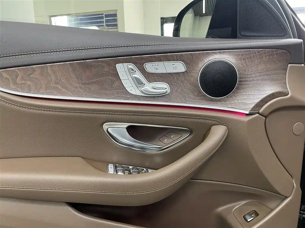 Mercedes-Benz E-Class 2023 E 300 L Fashion фото 9