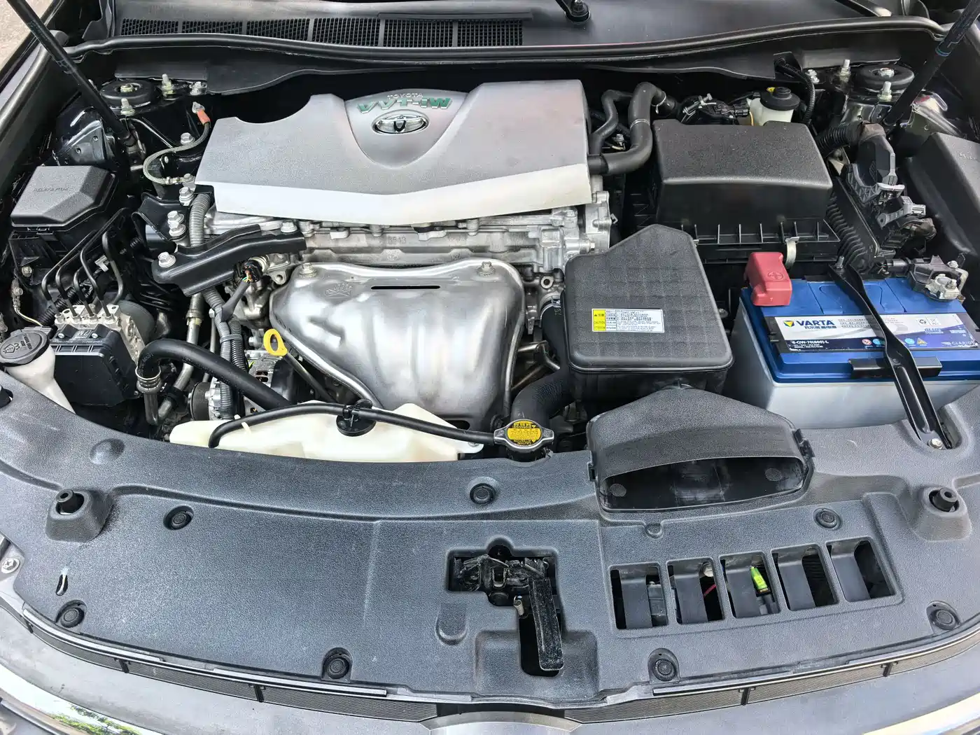 Toyota Camry 2015 2.0G Leading Edition фото 17