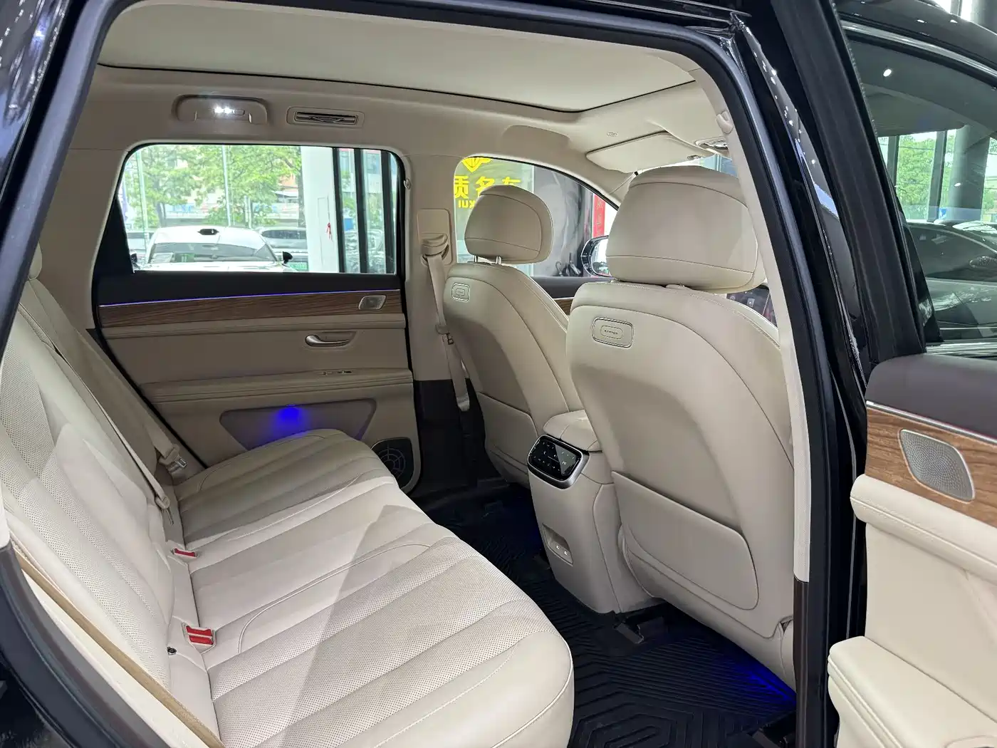 AITO Wenjie AITO M7 2024 1.5T Smart AWD Max Edition 5-Seater фото 8