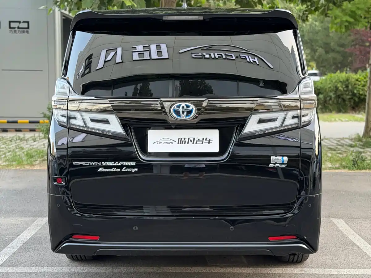 Toyota Vellfire 2023 Crown Hybrid 2.5L HV Premium фото 4