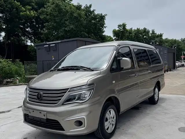 Forthing Lingzhi M5L 1.6L, Комфорт, 7 мест