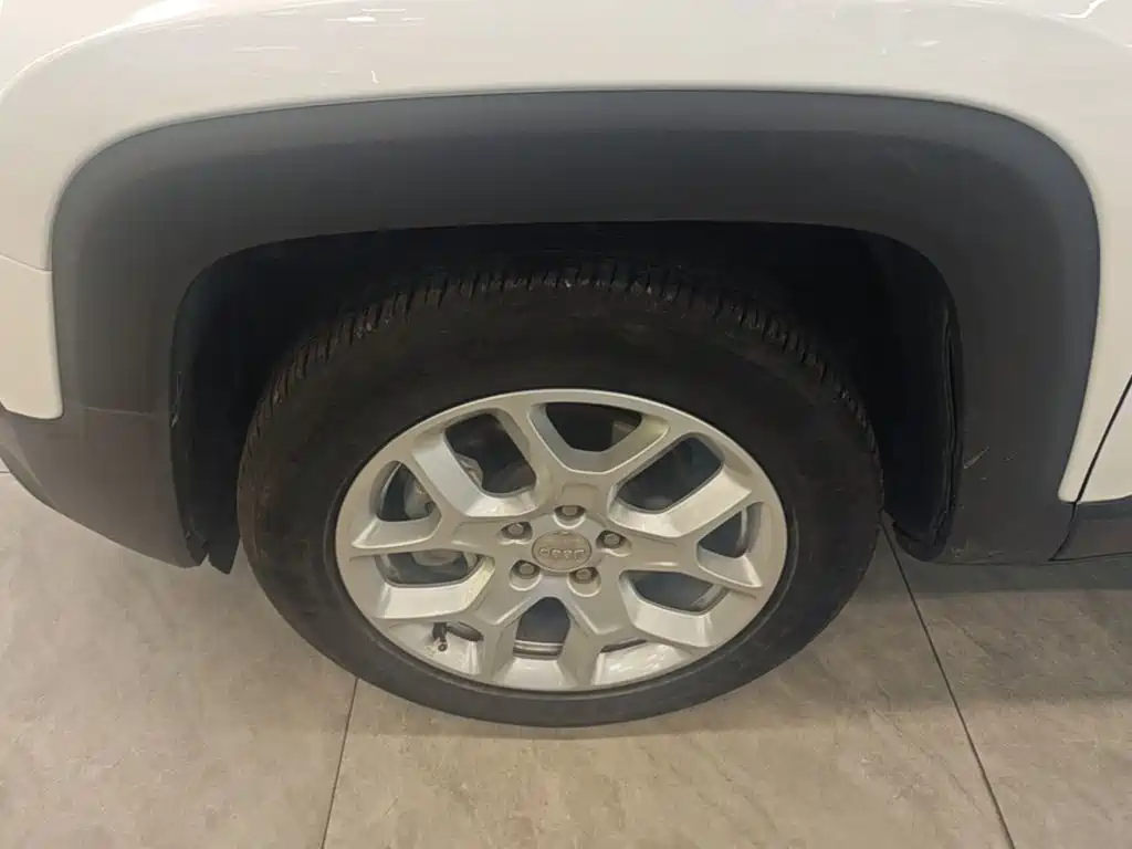 Jeep Renegade 2019 2018 Connected Large Screen Edition 180T Automatic High Energy