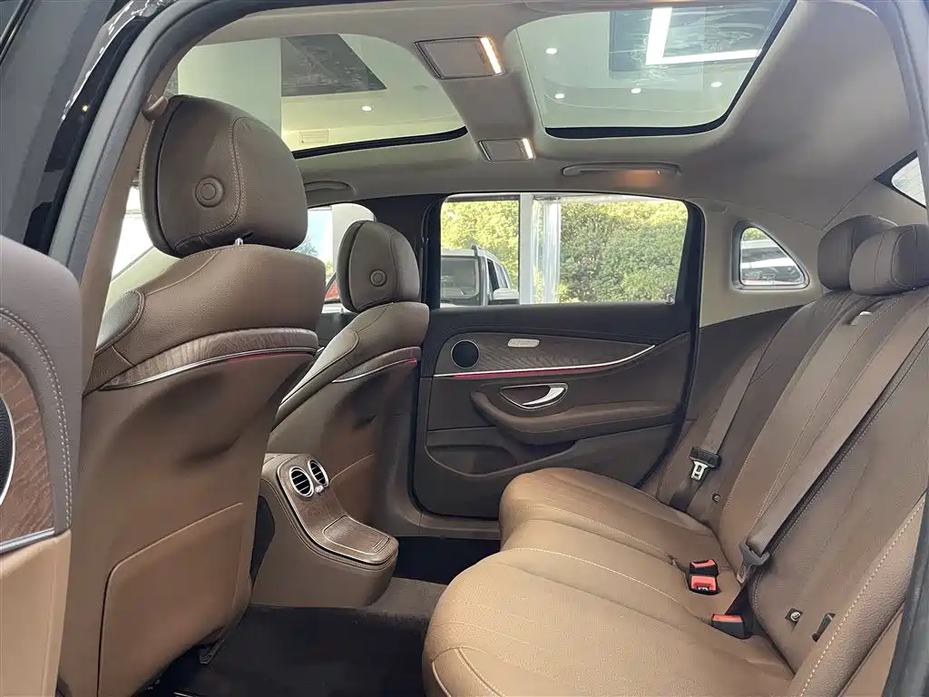 Mercedes-Benz E-Class 2023 E 300 L Fashion фото 11
