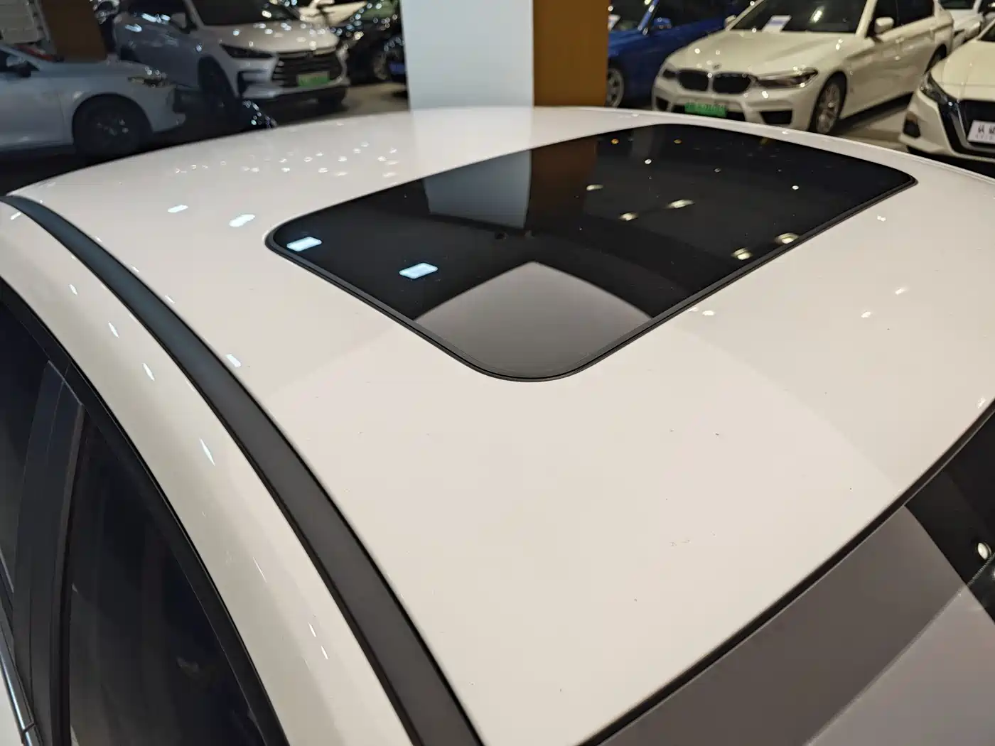 Hyundai Elantra 2021 1.5L CVT LUX Premium Edition фото 33